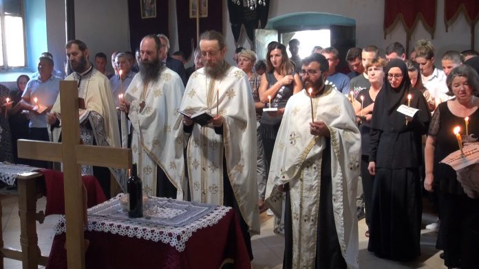 Parastos stradaloj deci u Goraždevcu (Foto: Radio Goraždevac, arhiva) Parastos stradaloj deci u Goraždevcu (Foto: Radio Goraždevac, arhiva)