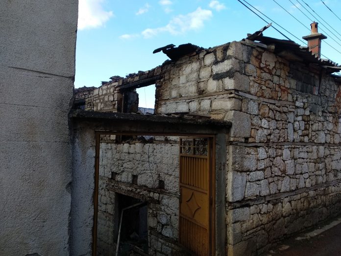 Izgorele kuce u Orahovcu
