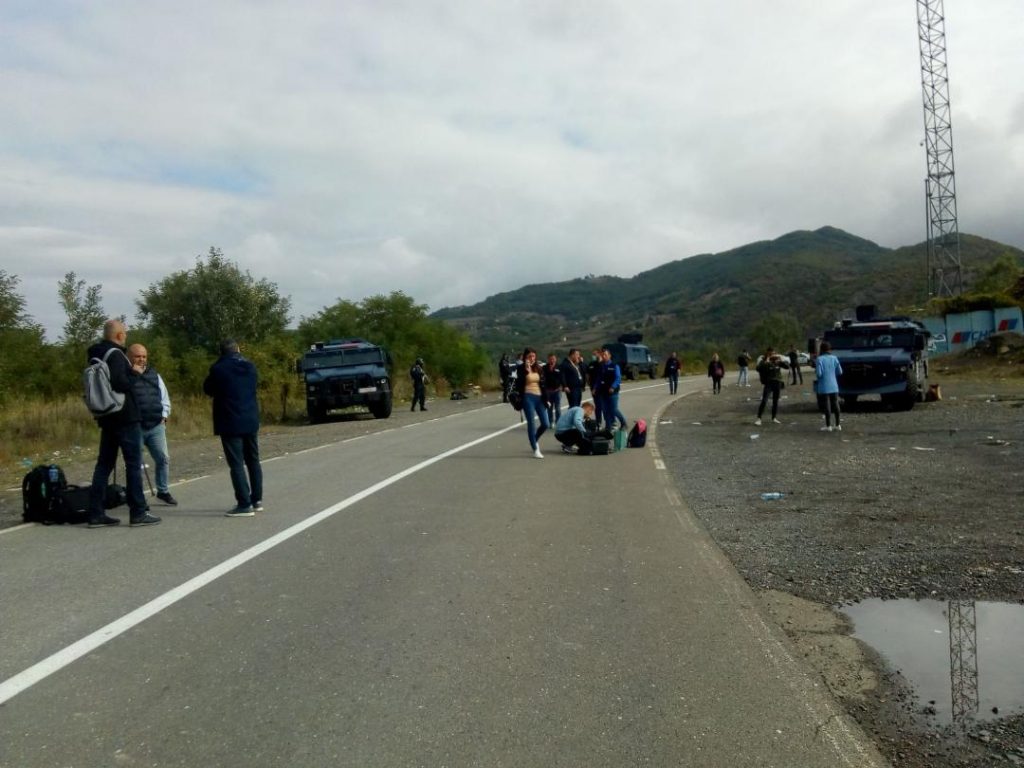 Novinarka Radio Kos. Mitrovice: Preko Jarinja građani samo pešaka 3 jarinjeRKM 1 1024x768 1