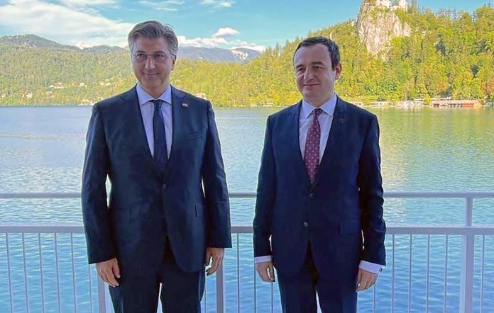 Plenković i Kurti tokom susreta na Bledu (Foto: Tviter)