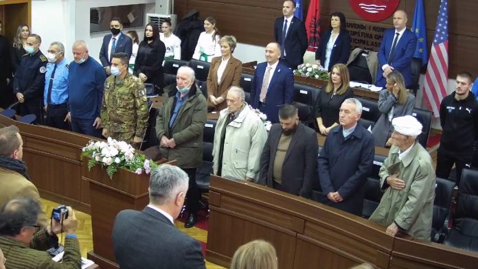 Konstitutivna sednica Skupštine opštine Peć (Foto Screnshot)