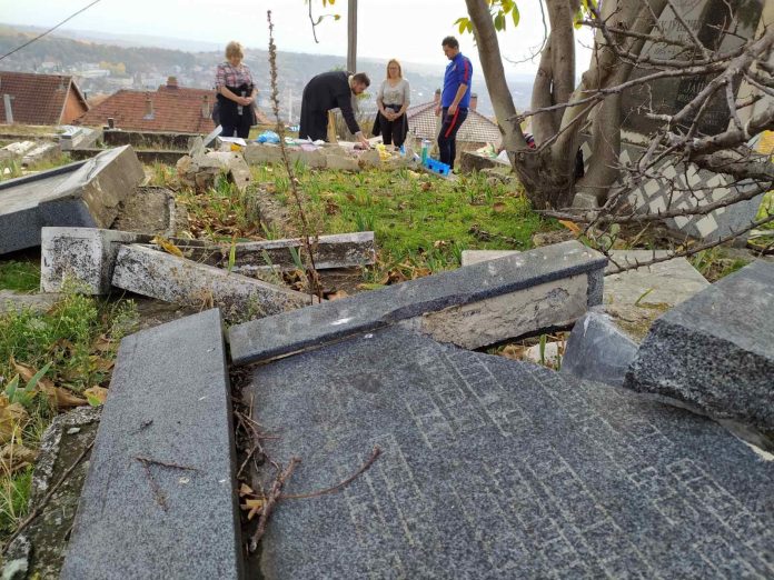 Zadušnice u Orahovcu (Foto: Radio Goraždevac) Zadušnice u Orahovcu (Foto: Radio Goraždevac)