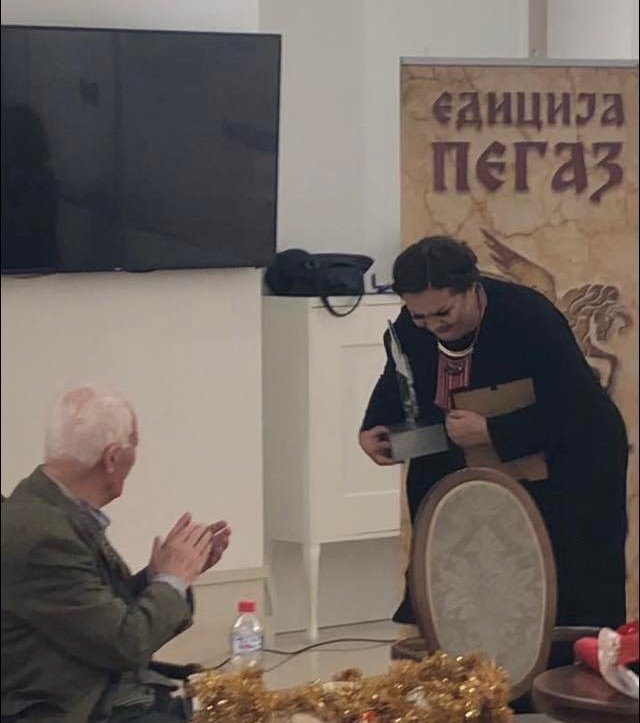 Mila Mihajlović nagrađena Pegazom za svoju zbirku "Večni trag" 1 1639311986681 264507116 201416375518264 2703402391820746034 n 1