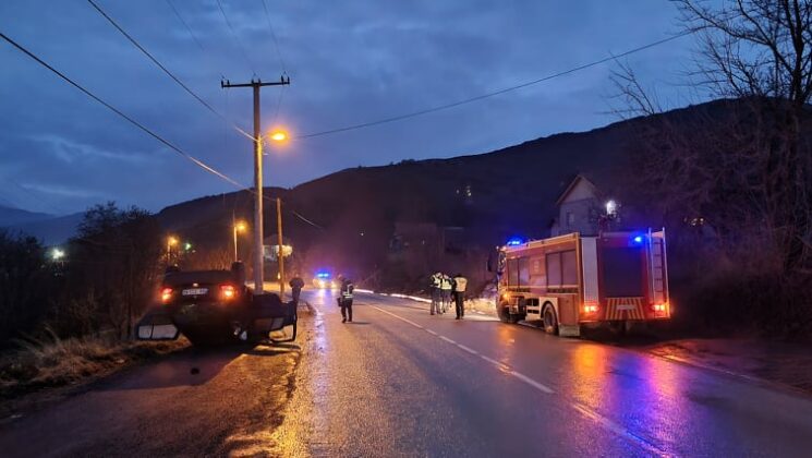 Saobraćajna nezgoda kod Srbovca – prevrnuo se automobil, vozač prebačen u KBC Kosovska Mitrovica 1 269873422 1095401567928783 9021539538279083751 n 745x420 1