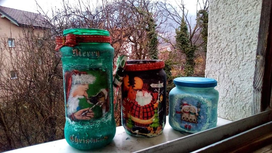 Stvaranje, inovativnost, ljubav prema onome što radite: Kako dekupaž ukrašava Jelenin život... 1 novogodisnje teglice
