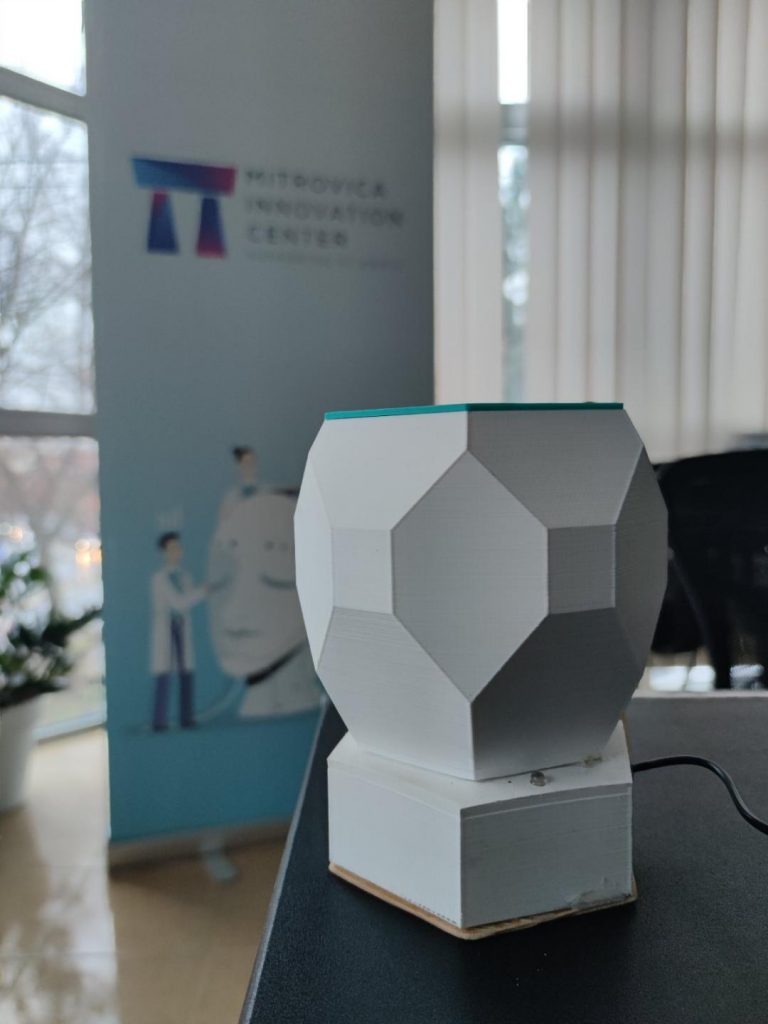 Gimnazijalci – tvorci “pametne” saksije: Čuvamo inovativni duh 1 thumbnail 1 4 768x1024 1