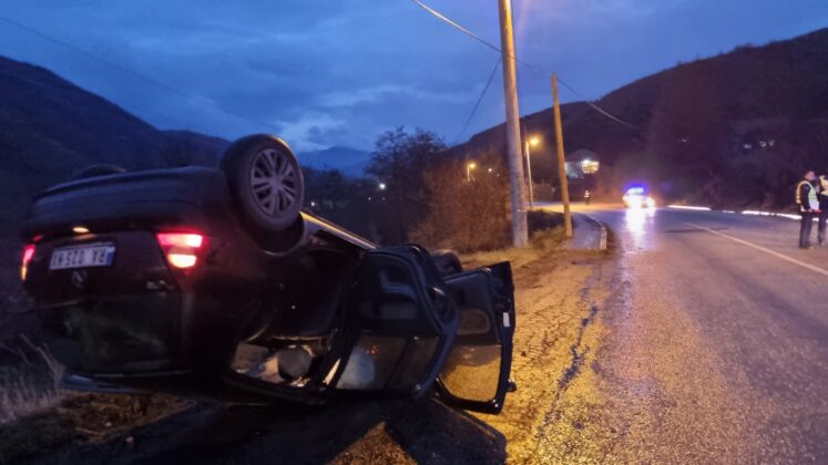 Saobraćajna nezgoda kod Srbovca – prevrnuo se automobil, vozač prebačen u KBC Kosovska Mitrovica 3 viber image 2021 12 29 16 42 19 342 747x420 1