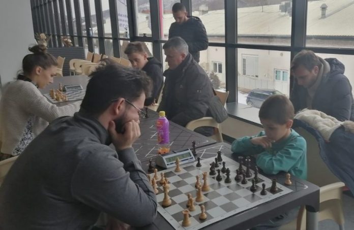 Turnir u šahu (Foto: Radio MItrovica sever)