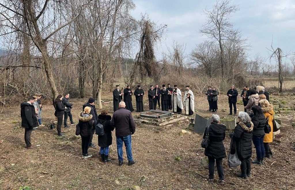 Očišćeno pravoslavno groblje u Dečanima 1 4