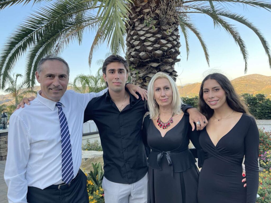 Kad Zvečanka nauči Amerikance da u Kaliforniji pevaju „Niška banja“ 1 slika