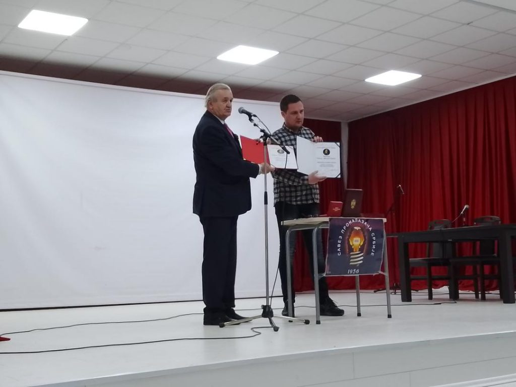 Srednja medicinska škola iz Kosovske Mitrovice pobednik “Takmičarskih dana mladih preduzetnika” 2 thumbnail 4 7 1024x768 1