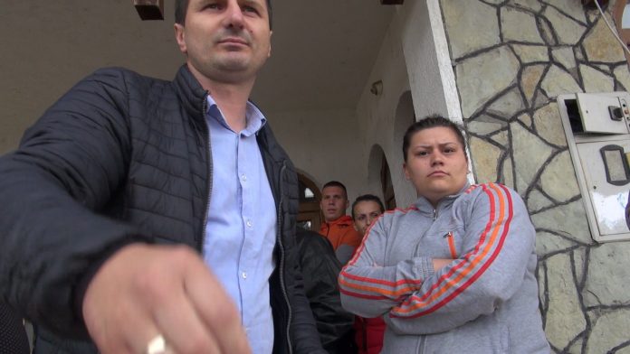 Kosta Belošević ispred kamermana Radio Goraždevca