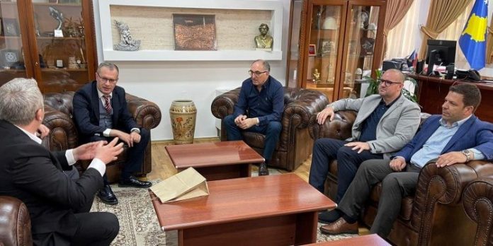 Šaćir Totaj i delegacija iz Istanbula (Foto: Facebook/Šaćir Totaj)