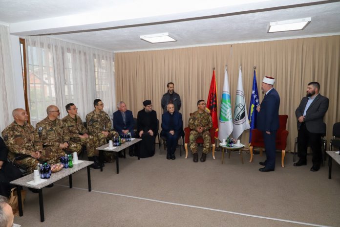 Poseta Islamskoj zajednici u Peći (Foto: Manastrir Visoki Dečani)