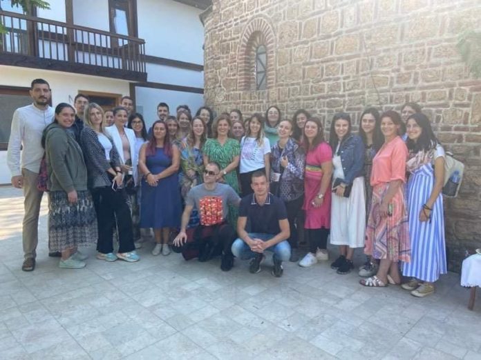 Gosti i domaćini nakon liturgije (Foto; Radio Goraždevac)
