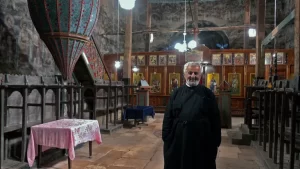 Srbi u Albaniji: Još uvek ne možemo javno da se izjasnimo kao Srbi, a želimo da sačuvamo svoj identitet 5 Svestenik Refail Redhi Foto Gracanica Onlajn