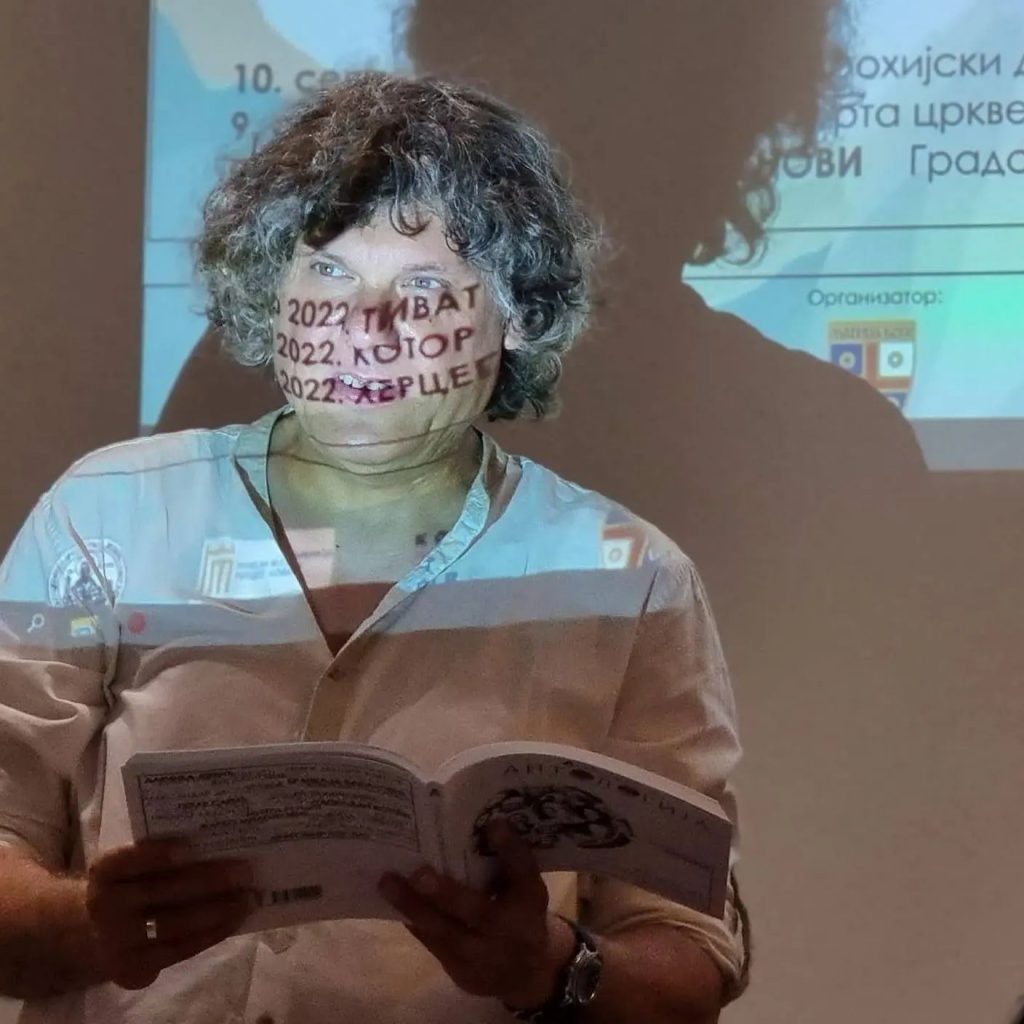 Promocija “Neodoljive teškoće postojanja” u Boki Kotorskoj: Na rubovima srpskog kulturnog prostora, književnost je živahnija 4 305392699 5363034457107941 6035272205056758867 n 1024x1024 1