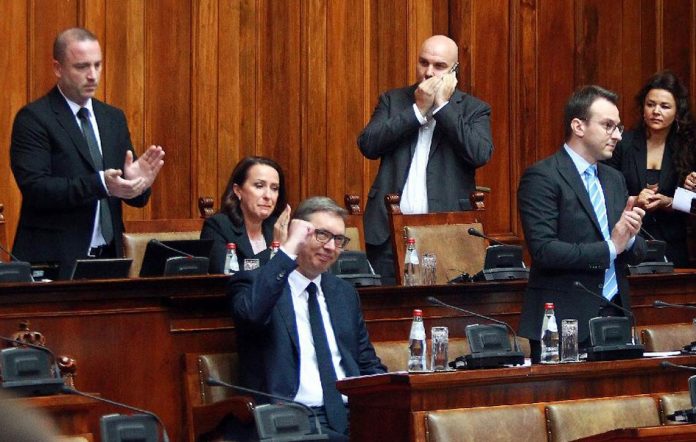 Predsednik Srbije Aleksandar Vučić na posebnoj sednici Skupštine Srbije posvećenoj pregovorima o Kosovu i Metohiji (Foto FoNet/Aleksandar Barda)