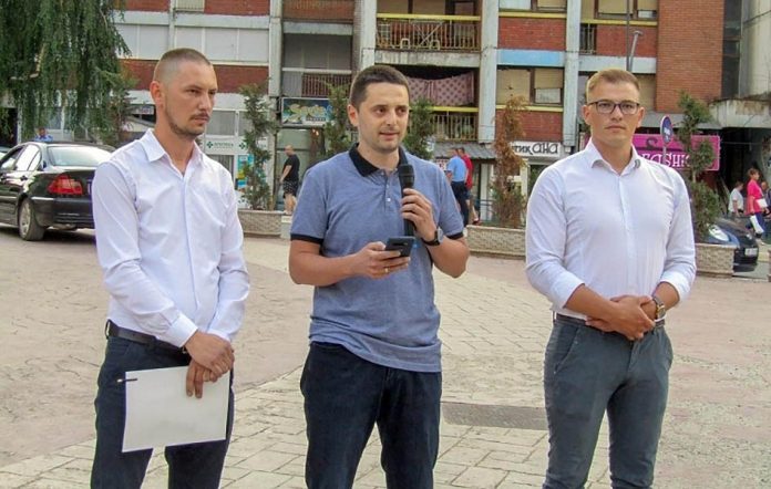 Predstavnici dve građanske inicijative (Foto Kontakt plus radio)