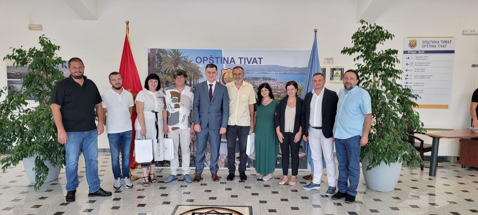 Promocija “Neodoljive teškoće postojanja” u Boki Kotorskoj: Na rubovima srpskog kulturnog prostora, književnost je živahnija 8 thumbnail 21