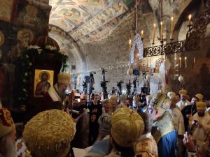 Pećka patrijaršija: Počela liturgija nakon koje će biti ustoličen patrijarh Porfirije 1 IMG 3717