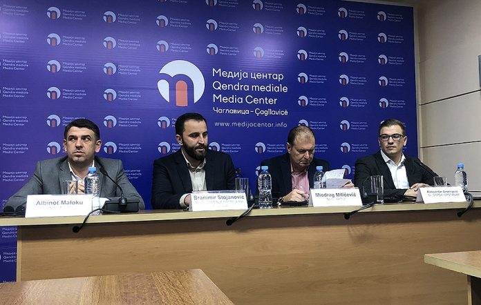 Učesnici debate (Foto: Kim)