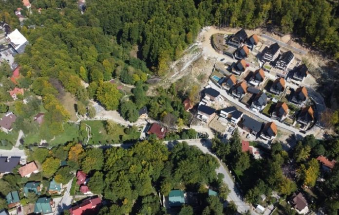 Vikend naselja na Brezovici (Foto: RSE)
