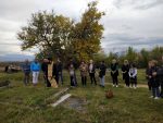 Mitrovdanske zadušnice obeležene na Orahovačkom groblju 3 IMG 77a44a79ceb5d1b7319526283d72f324 V