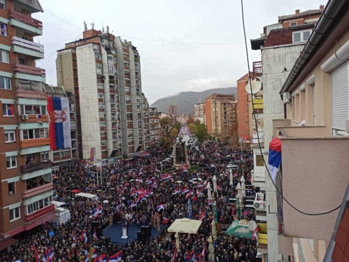 Protest u Severnoj Mitrovici (Foto: Radio Mitrovica sever)