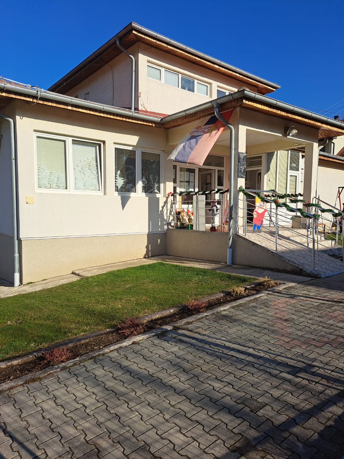 Vrtić "Šarsko lane" iz Štrpca dobilo pomoć iz Rumunije 2 4
