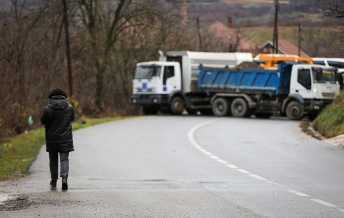 Blokada puta na severu Kosova (Foto: FoNet) Blokada puta na severu Kosova (Foto: FoNet)