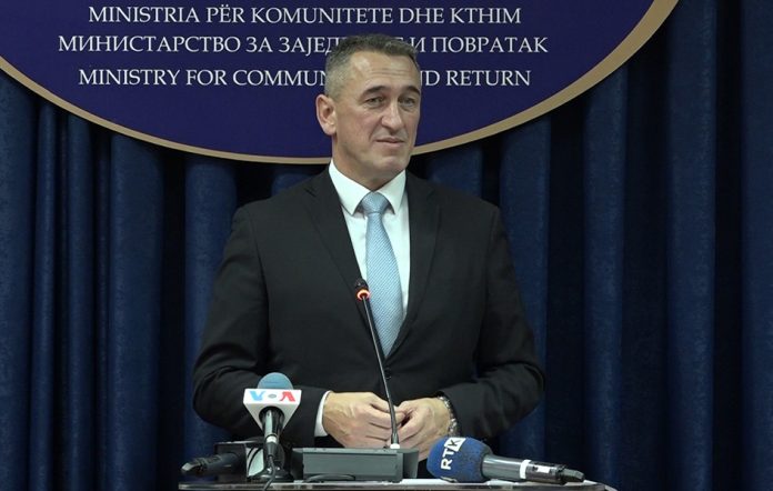 Ministar za zajednice i povratak Nenad Rašić (Foto: Kim)