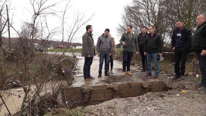 Poseta kancelarije za Kosovo i Metohiju povratnicima u Osojanu (Foto: Radio Goraždevac)