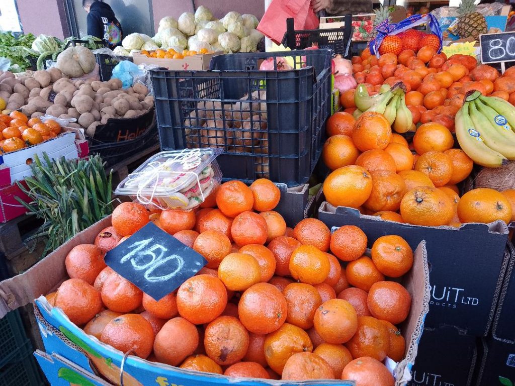 Mitrovčani se pripremaju za Badnji dan i Božić, ponuda nikad raznovrsnija 2 thumbnail 13 1024x768 1