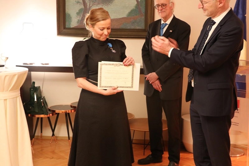 Urednici KoSSev portala uručen orden viteza Nacionalnog reda za zasluge 1 IMG 1816