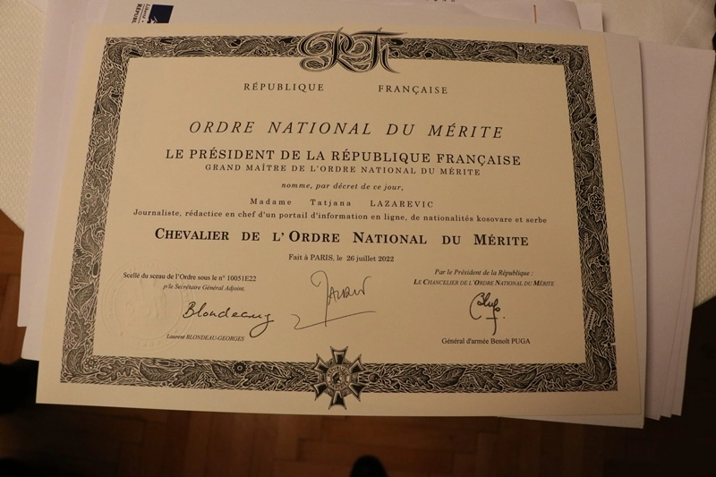 Urednici KoSSev portala uručen orden viteza Nacionalnog reda za zasluge 2 IMG 1863