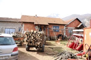 Majka iz Metohije: Kad se deca njive i kad se kuća pravi, i Bog pomaže 1 Foto1 KoSSEv