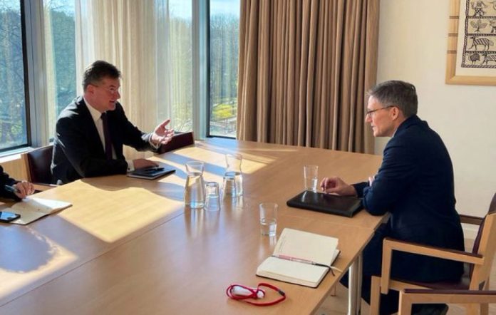 Miroslav Lajčak i Derek Šole (Foto Tviter @CounselorDOS) Miroslav Lajčak i Derek Šole (Foto Tviter @CounselorDOS)