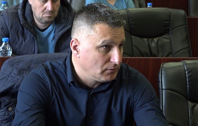 Bratislav Trajković na sednici Odbora za zajednice (Foto: Kim)