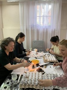 Tradicija šaranja vaskršnjih jaja u orahovačkom kraju 2 IMG 5b84a76f2e3292c2d4d6e47d6004dd13 V
