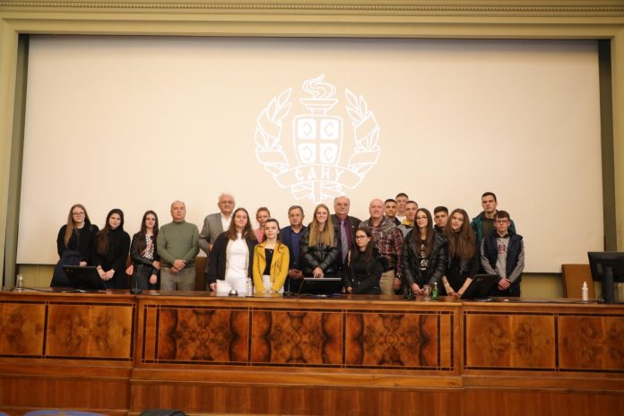 Srednjoškolci iz Goraždevca u poseti SANU (Foto: Radio Goraždevac)