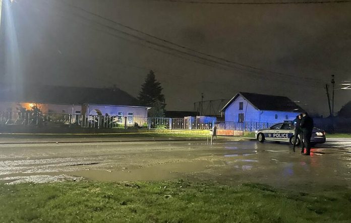 Ugljare nakon pucnjave (Foto: Tanjug, dopisništvo sa Kosova)