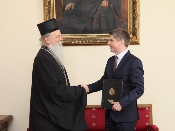 Vladika Teodosije i Arno Gujon (Foto; Eparhija raško-prizrenska)