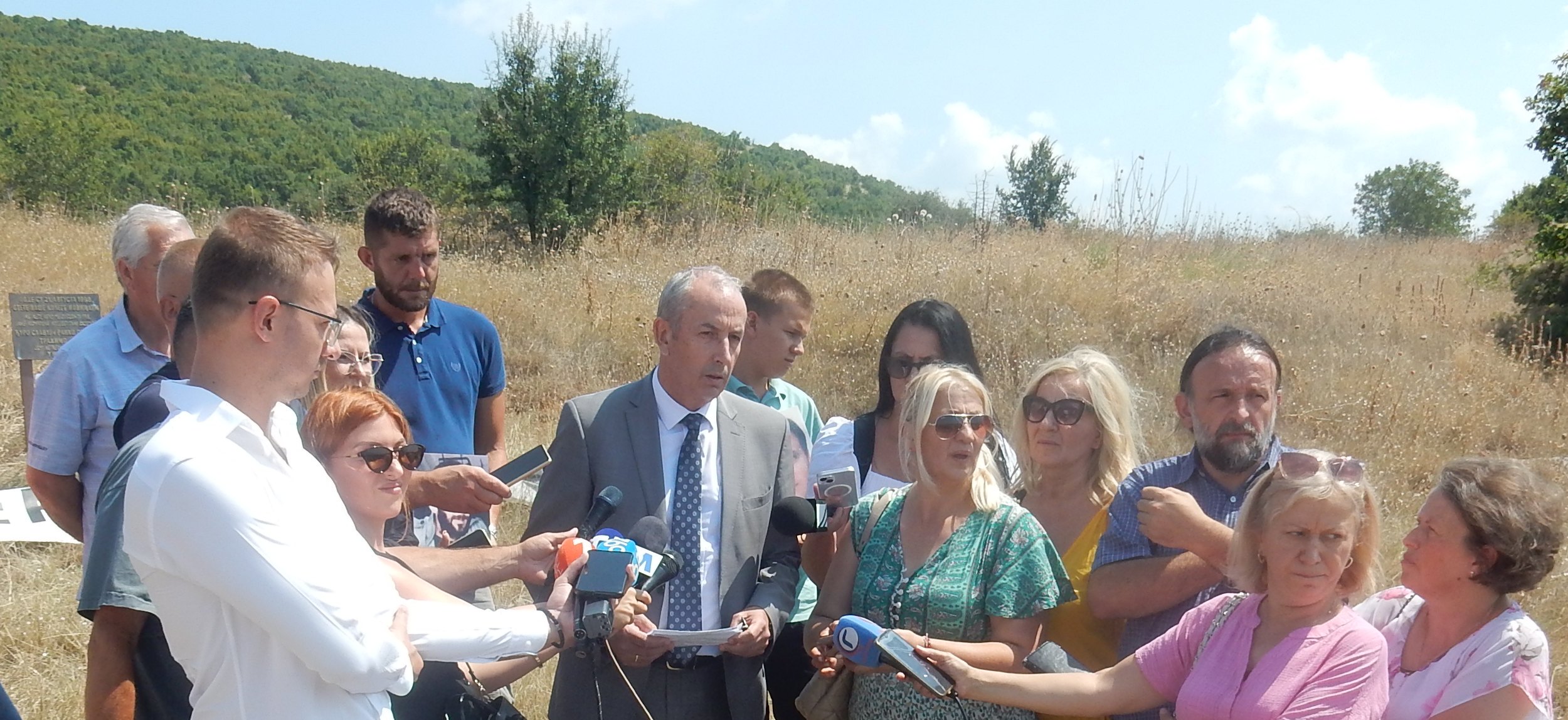 Godišnjica nestanka novinara Perenića i Slavuja 2 DSCN1243 Copy