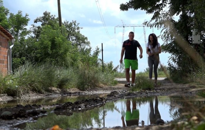 Ulica Stefana Prvovenčanog u Dobrotinu (Foto: Kim)