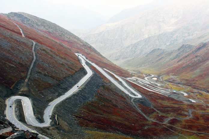 road-1663543_1920-1536x1024-1