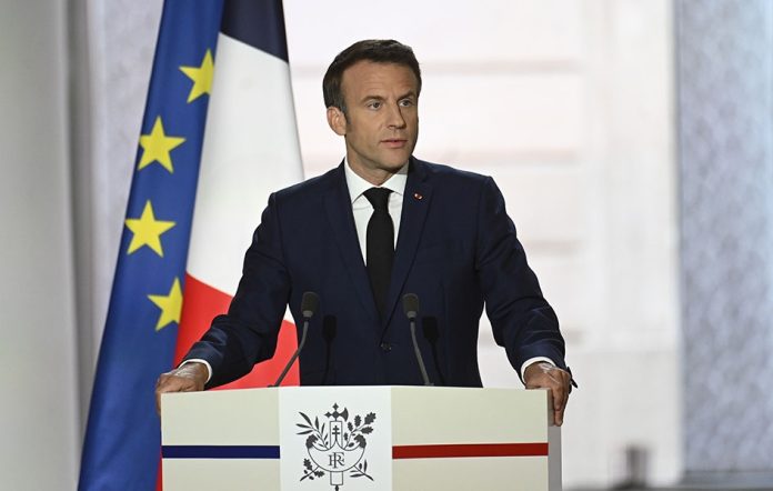 16975428966923_16855319248455_macron