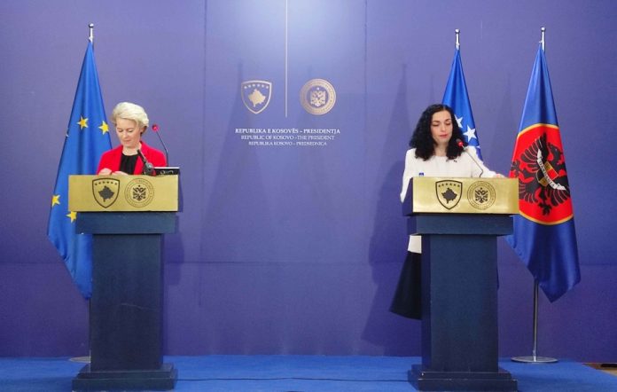 Predsednica Evropske komisije Ursula fon der Lajen i predsednica Kosova Vjosa Osmani (Foto Kim) Predsednica Evropske komisije Ursula fon der Lajen i predsednica Kosova Vjosa Osmani (Foto Kim)