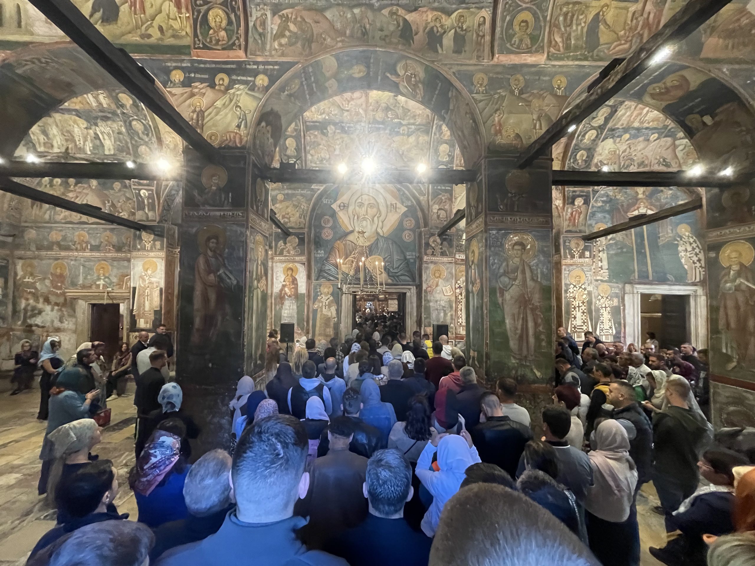 Pokrov Presvete Bogorodice svečano proslavljen u Patrijaršiji; Vladika Ilarion: Liturgija na KiM smisao našeg života 1 IMG 2781 scaled