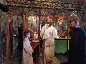 Obeležavanje Miholjdana u Velikoj Hoči: Tradicija, duhovnost i vinogradarska kultura (Foto) 1 Vladika Ilarion u Velikoj Hoci 1
